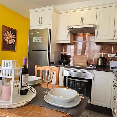 Apartament Casa Palmera 4 Only 150 Meters To Beach, Heated Pool, Wifi, Sat-tv, Terrace, Central Location, Washing Machine Playa de las Americas (Tenerife)