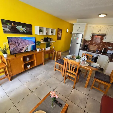 Casa Palmera 4 Only 150 Meters To Beach, Heated Pool, Wifi, Sat-tv, Terrace, Central Location, Washing Machine Διαμέρισμα